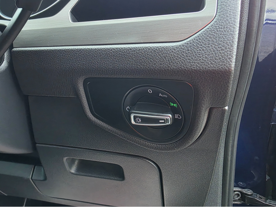 2018 Volkswagen Touran - image 8