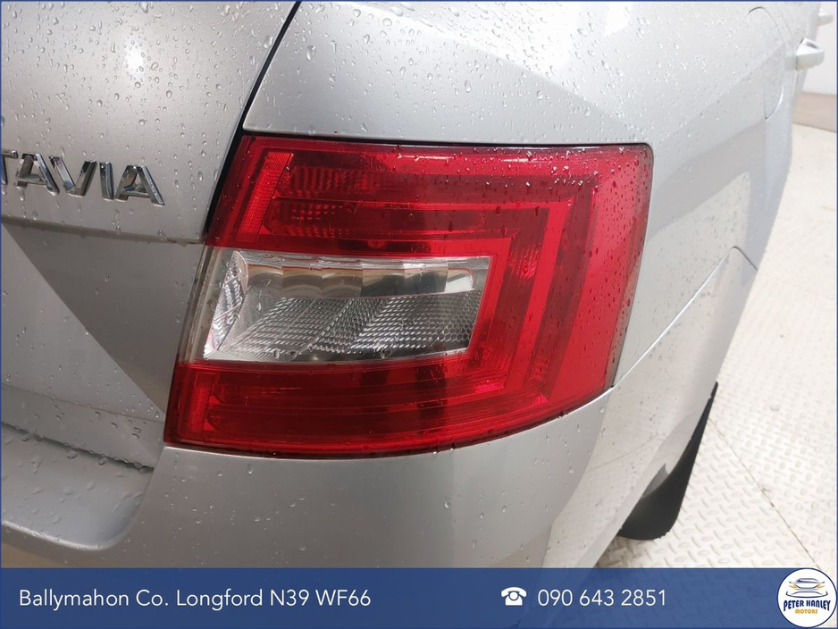 2014 Skoda Octavia - image 26