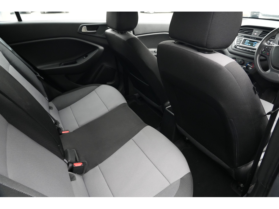 2018 Hyundai i20 - image 4