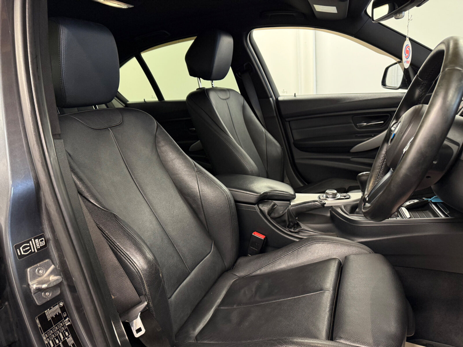 2014 BMW 3 Series - image 11