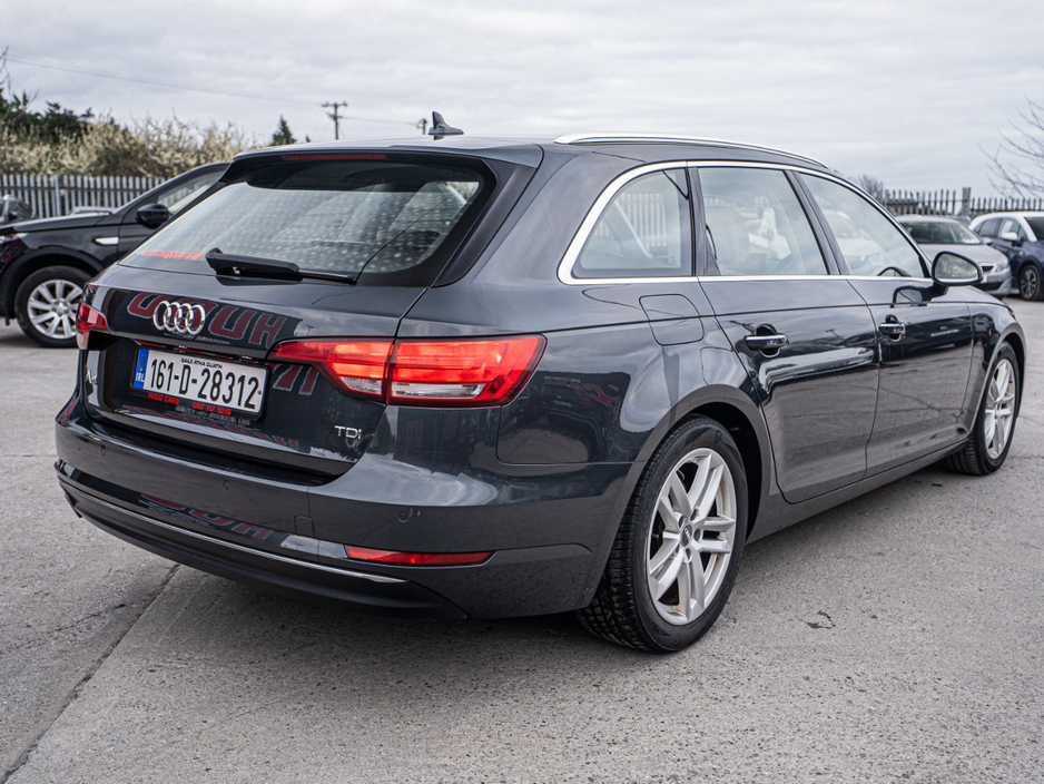 2016 Audi A4 - image 13