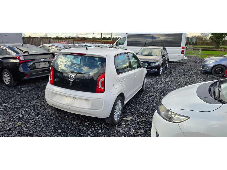2014 Volkswagen up! - image 30