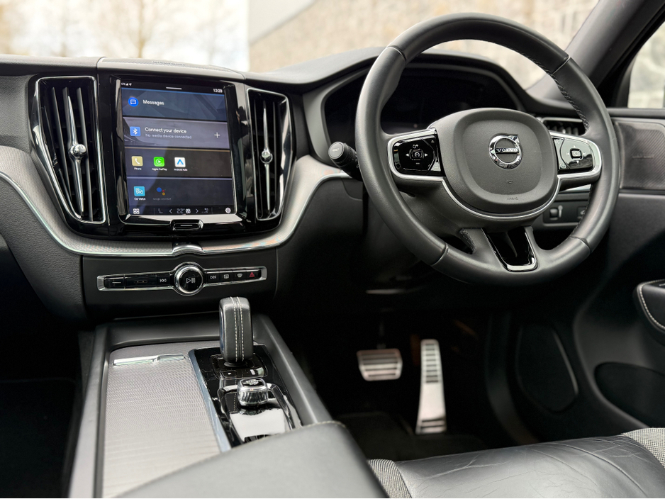 2021 Volvo XC60 - image 15