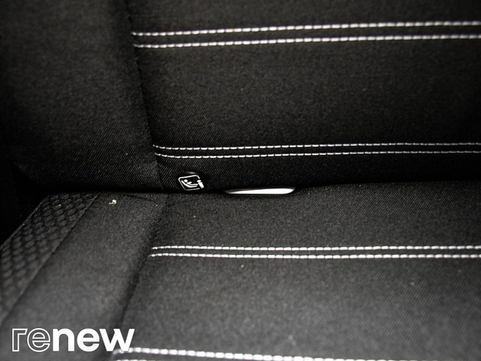 2021 Dacia Duster - image 23