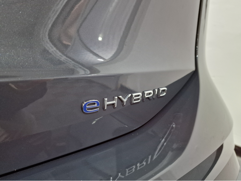 2025 Volkswagen Tiguan 1.5TSi PHEV R-LINE AUTOMATIC **ONE OWNER / NEW MODEL / APPLE CARPLAY / ADAPTIVE CRUISE CONTROL / BLIND SPOT ASSIST / HEATED & MASSAGE FRONT SEATS / HEATED STEERING WHEEL / WIRELESS PHONE CHARGING** €50,900