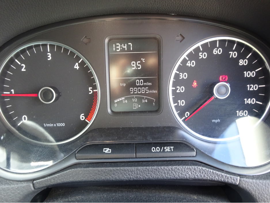 2012 Volkswagen Polo - image 22