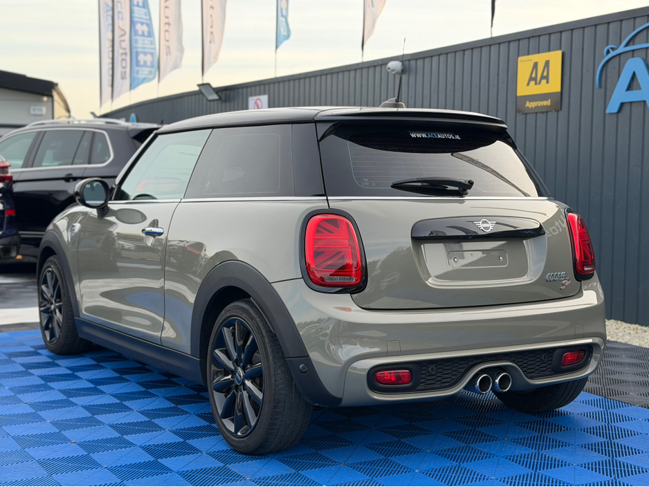 2018 MINI Cooper D - image 5