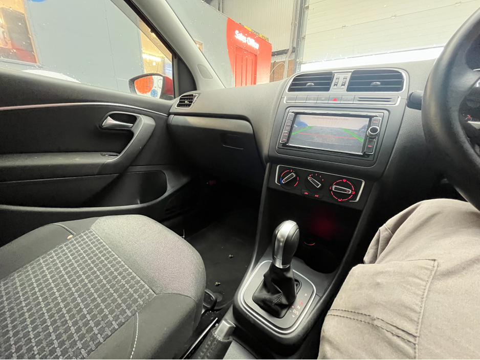 2015 Volkswagen Polo - image 15