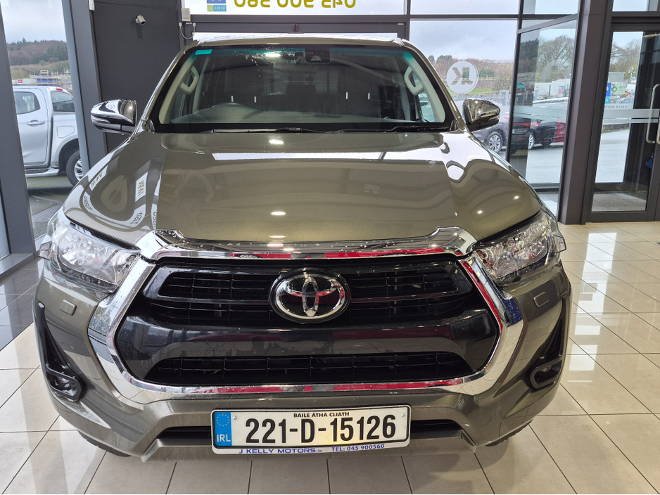 2022 Toyota Hilux - image 5