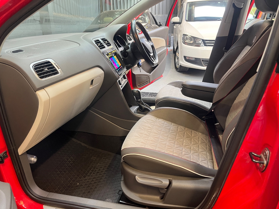 2017 Volkswagen Polo - image 9