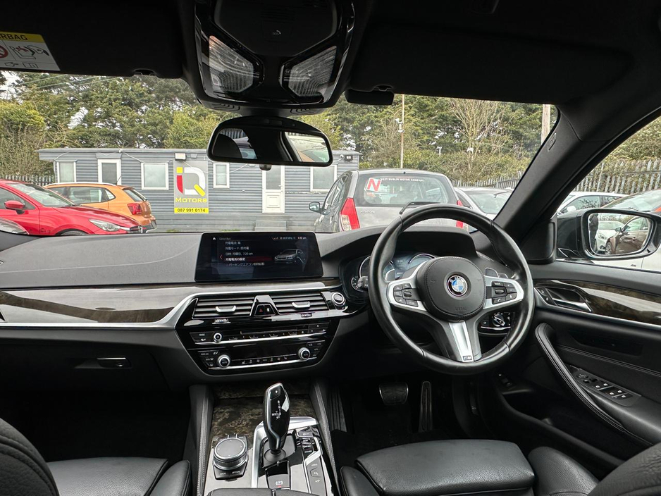 2017 BMW 5 Series - image 16