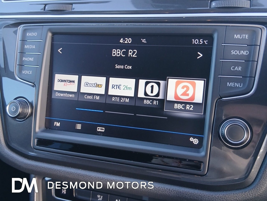 2017 Volkswagen Tiguan - image 10