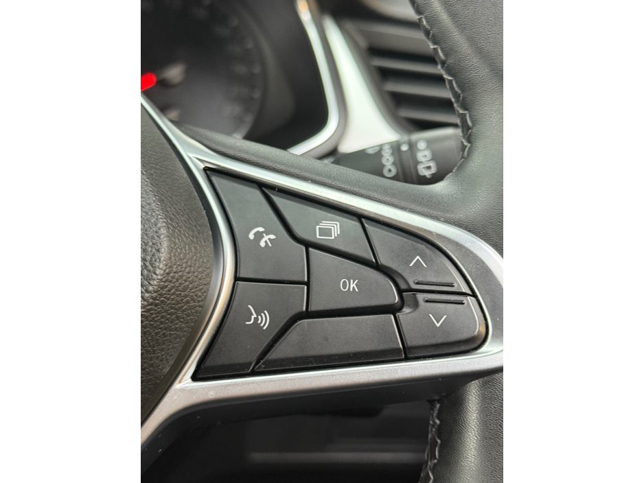 2022 Renault Captur ICONIC EDITION NAEB TCE 90 MAN €16,950