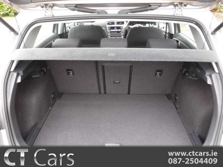 2016 Volkswagen Golf - image 10