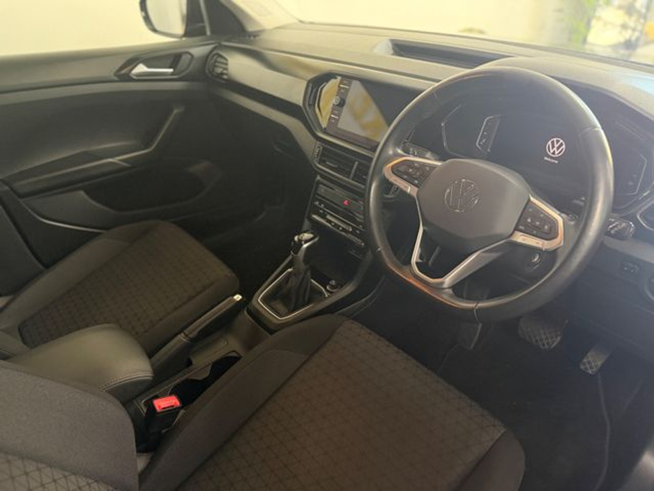 2023 Volkswagen T-Cross - image 7