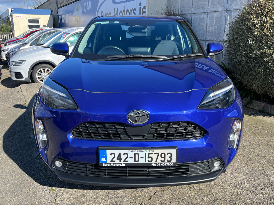 2024 Toyota Yaris - image 2