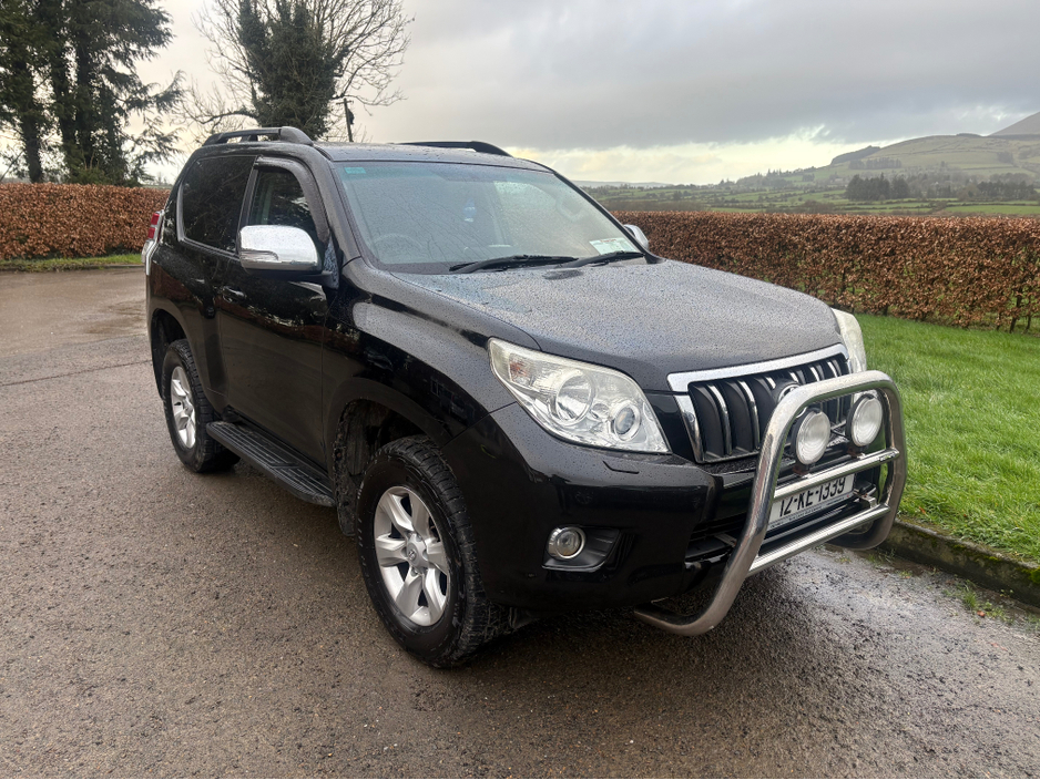 2012 Toyota Landcruiser - image 2