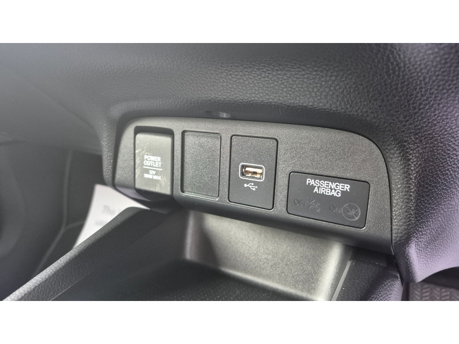 2021 Honda Jazz - image 24