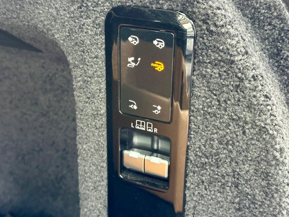 2023 Land Rover Range Rover Sport - image 19