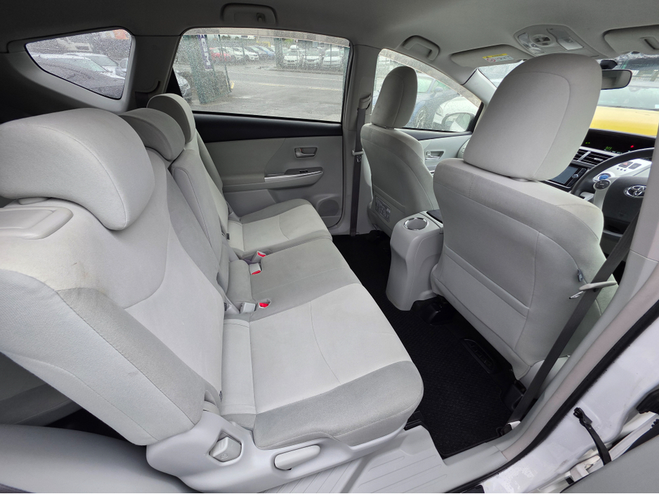 2013 Toyota Prius Alpha (7 Seater) - SELF CHARGING HYBRID -ALLOYS - REVERSE CAMERA - SIMI DEALER - LOW ROAD TAX BAND €13,450