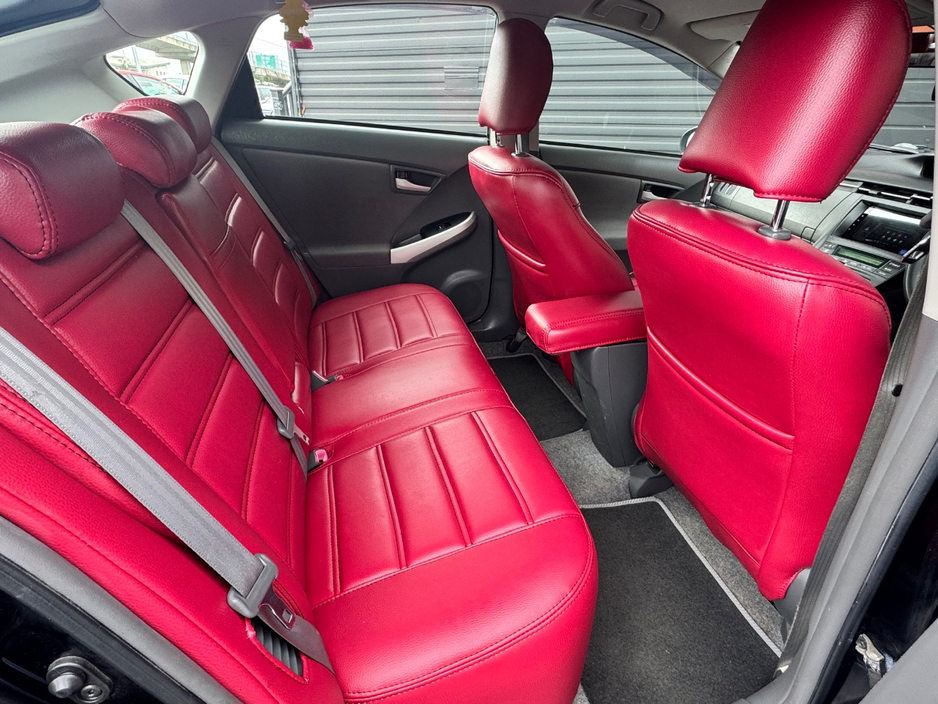 2011 Toyota Prius - image 14