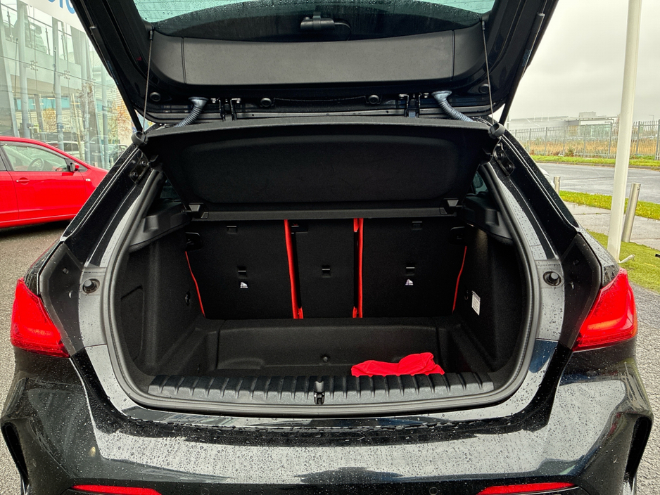 2020 BMW 1 Series - image 9