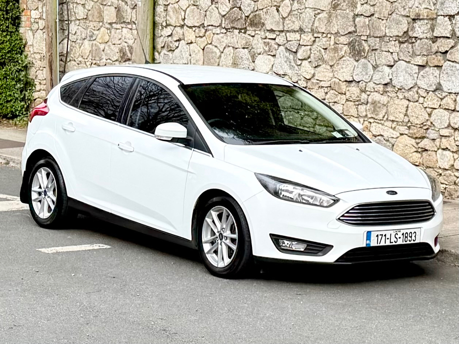 2017 Ford Focus - image 3