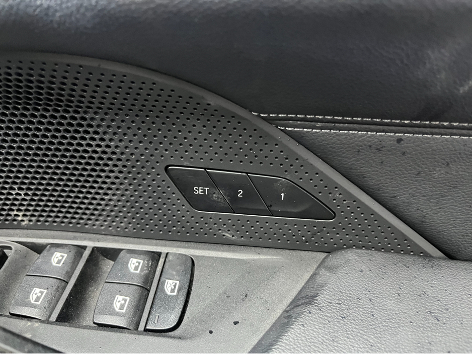 2022 BMW i4 €33950! 2022 BMW I4 ELECTRIC AUTOMATIC / CRUISE CONTROL / 360° PARKING CAMERA / ELECTRIC MEMORY & HEATED SEATS / HEATED REAR SEATS / APPLE CARPLAY / AMBIENT LIGHTS €33,950