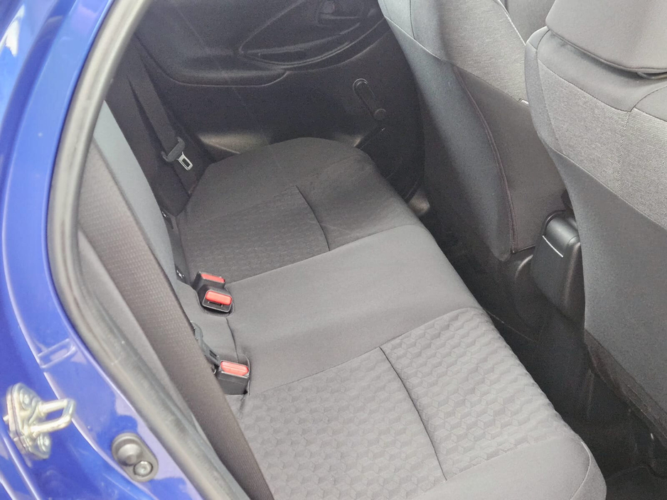 2021 Toyota Yaris - image 7