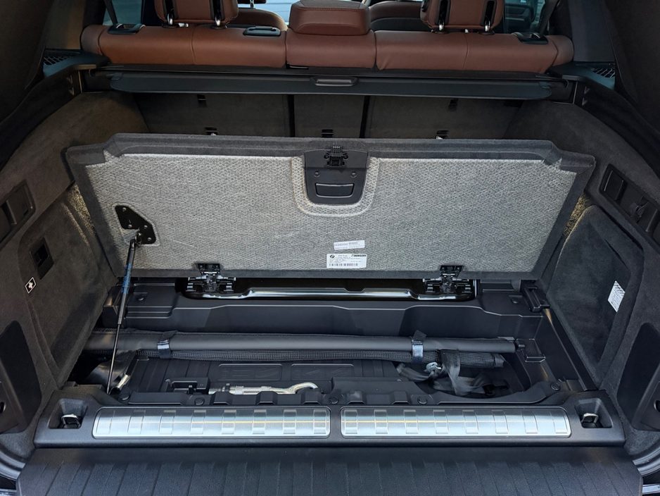 2020 BMW X5 - image 26