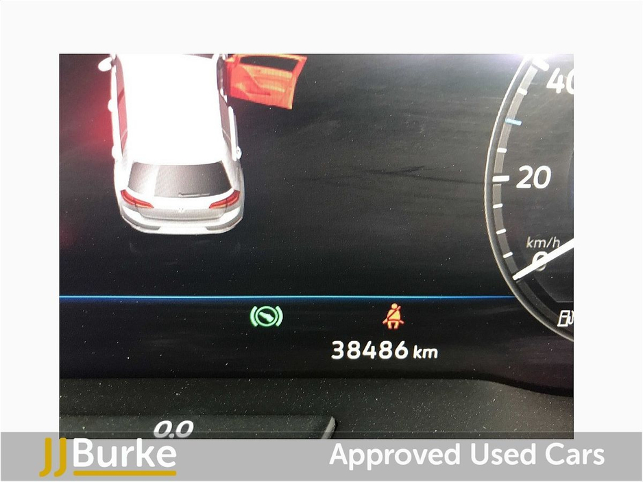 2020 Volkswagen Golf - image 14