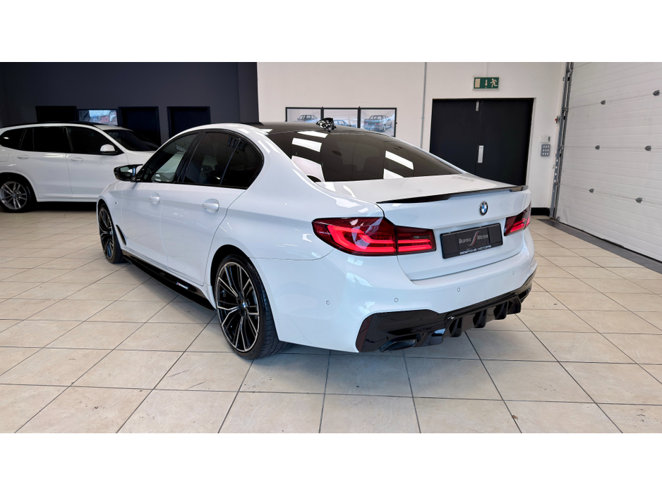 2020 BMW 5 Series - image 24