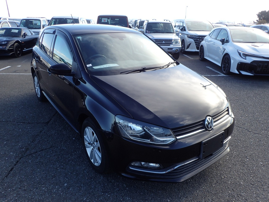 2016 Volkswagen Polo - image 2