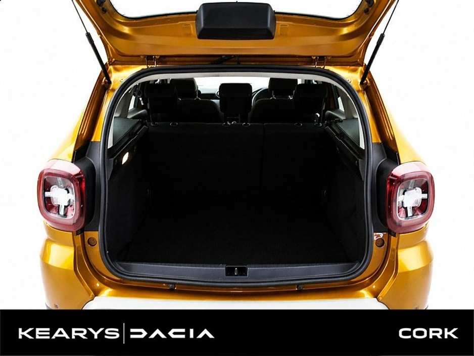 2020 Dacia Duster - image 8