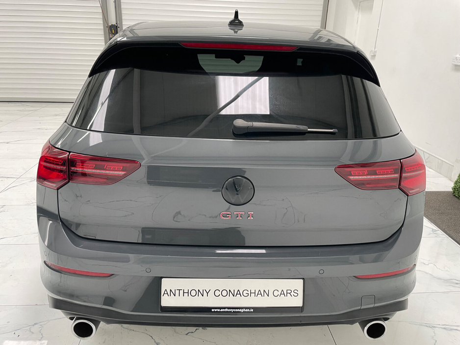 2022 Volkswagen Golf - image 4