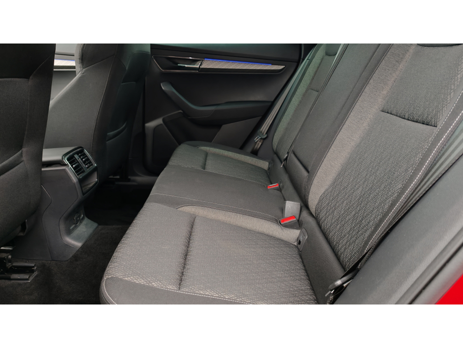 2023 Skoda Karoq - image 6