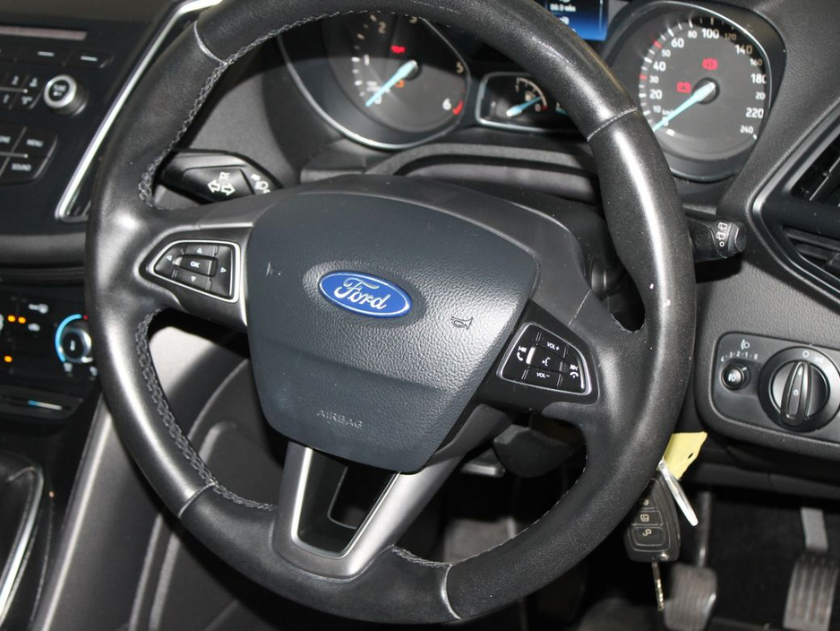 2017 Ford C-Max Zetec 1.5 TDCI 95PS M6 4DR €12,999