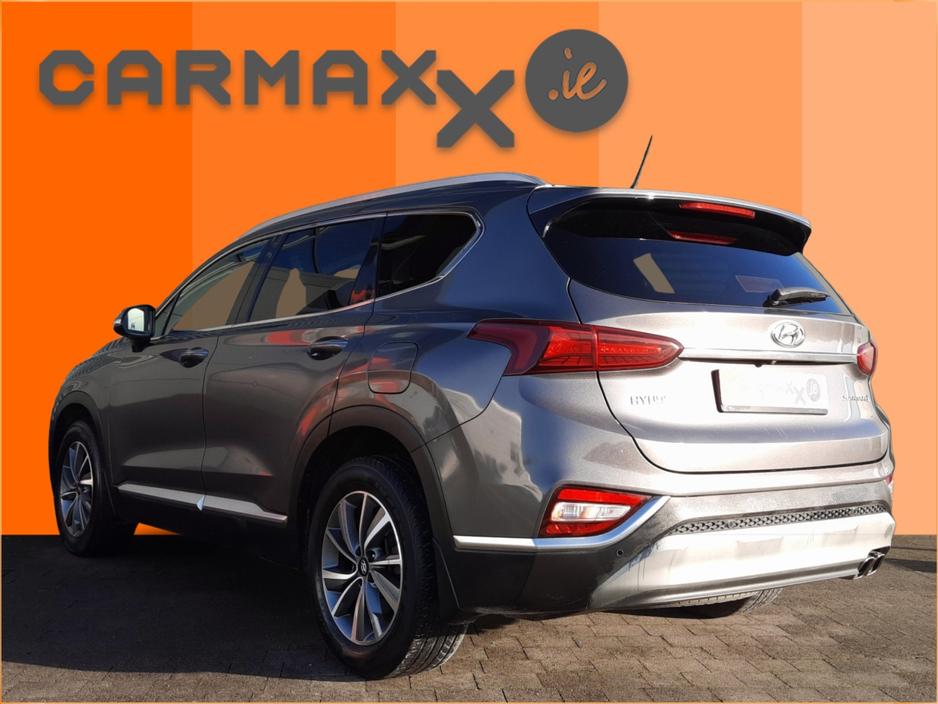 2020 Hyundai Santa Fe - image 9