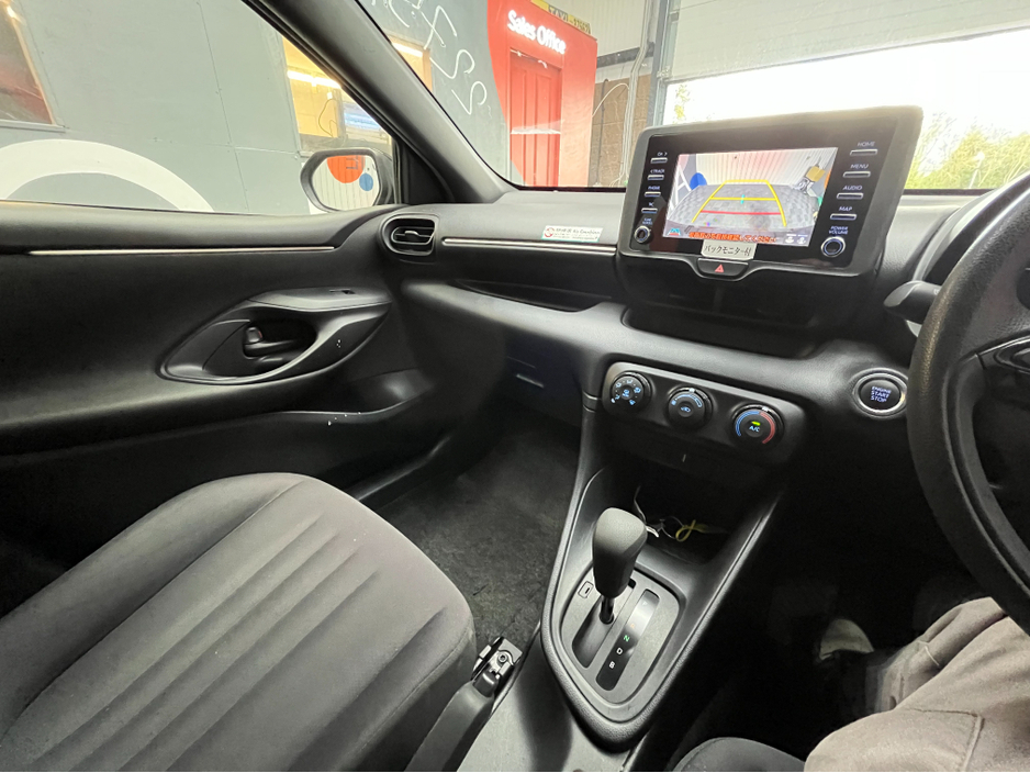 2020 Toyota Yaris - image 13