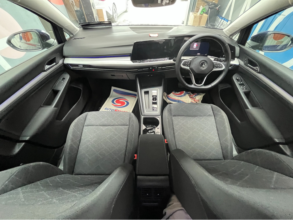 2021 Volkswagen Golf - image 13