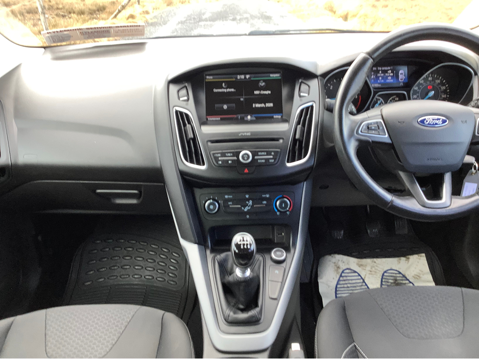 2016 Ford Focus - image 13