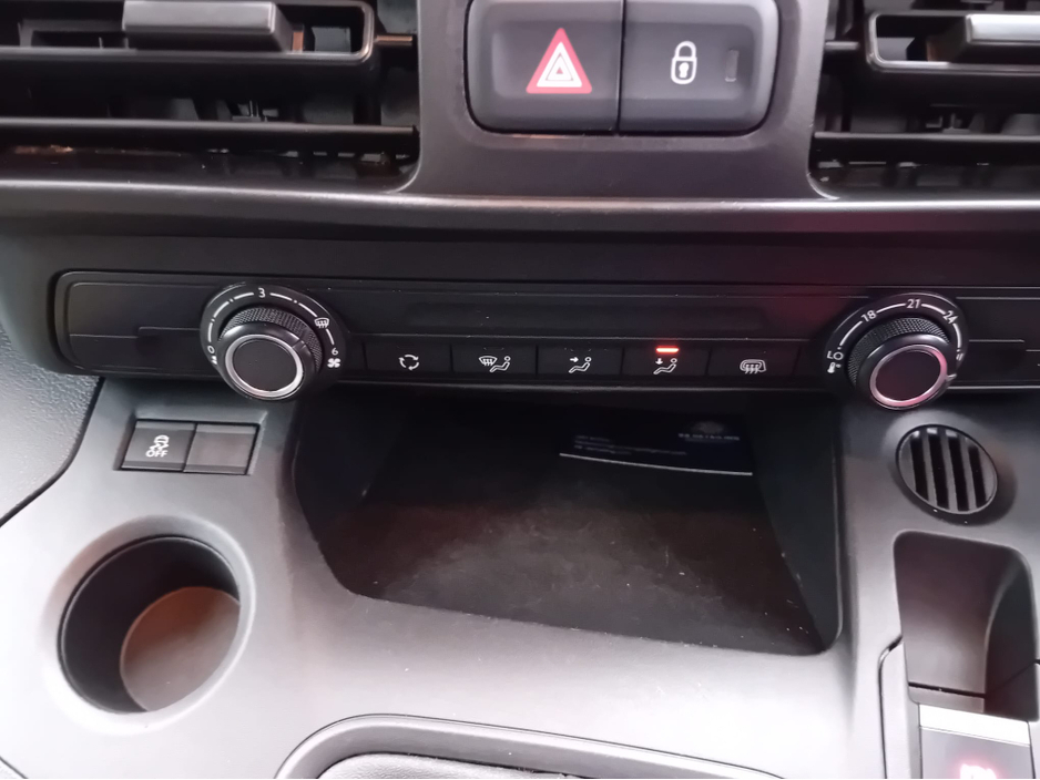 2019 Opel Combo - image 18