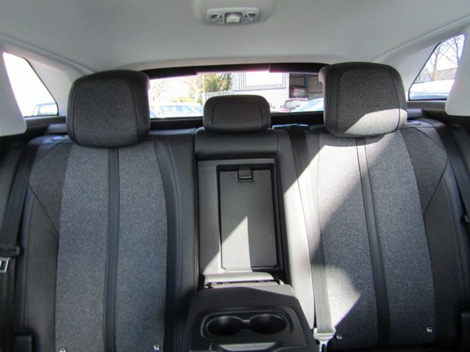 2018 Peugeot 3008 - image 19