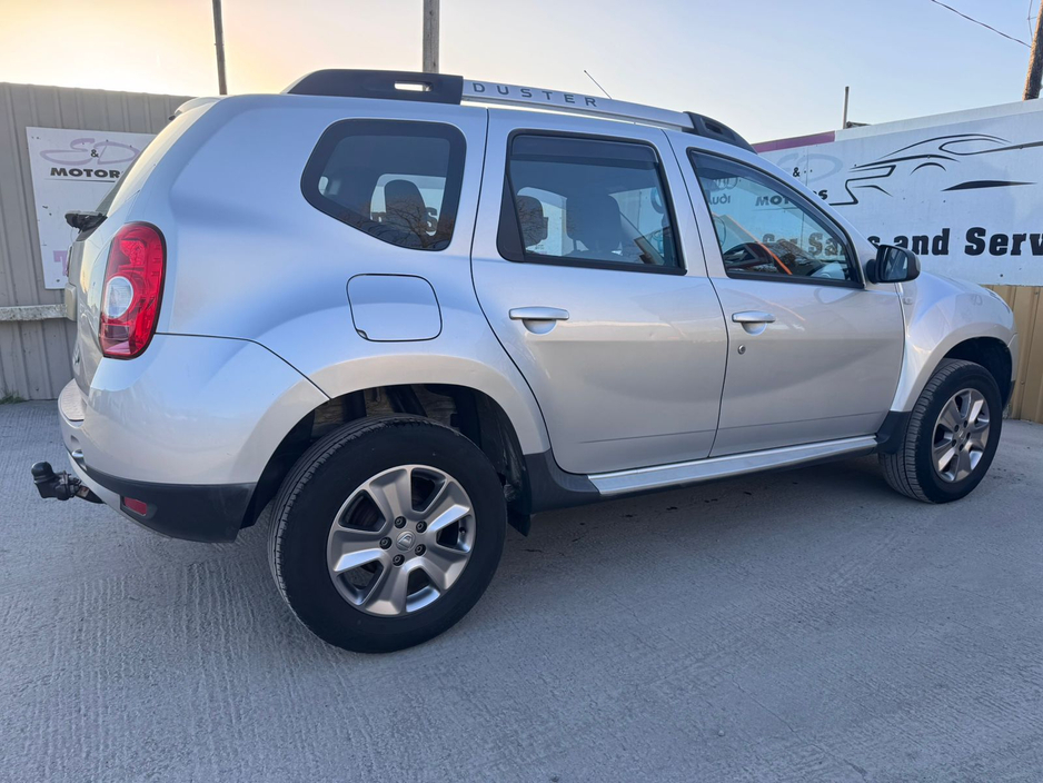 2015 Dacia Duster - image 8