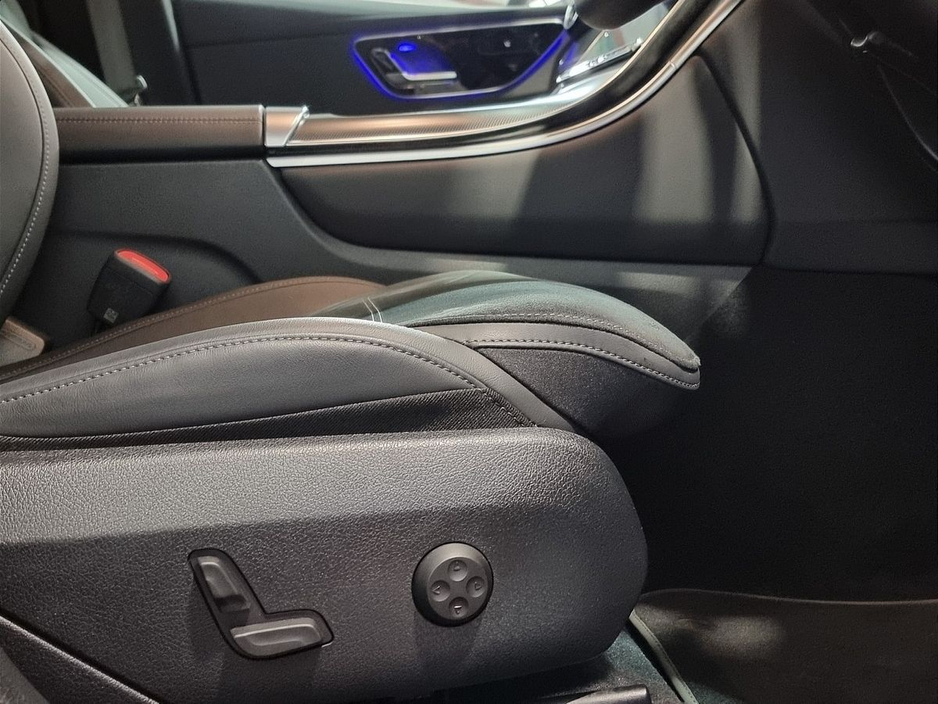 2025 Mercedes-Benz GLC Class - image 21