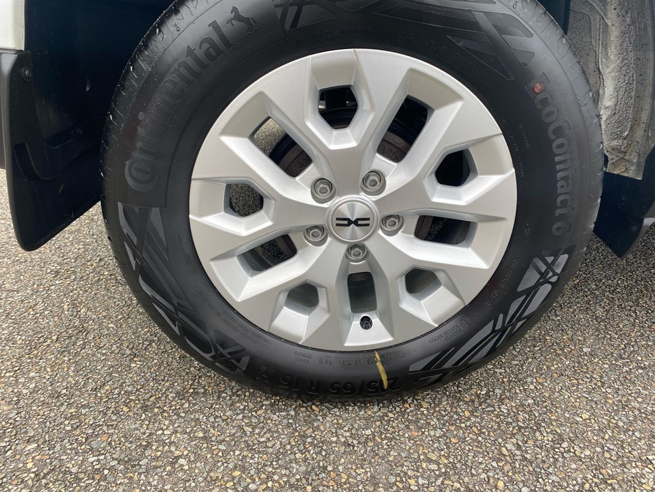 2024 Dacia Duster - image 5