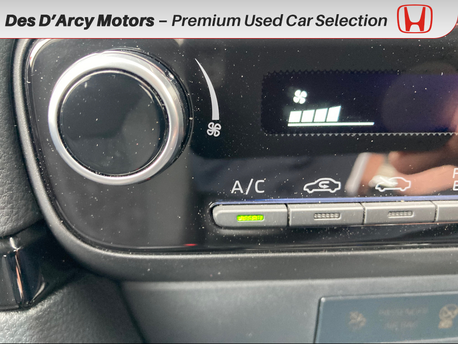 2024 Toyota Yaris - image 7