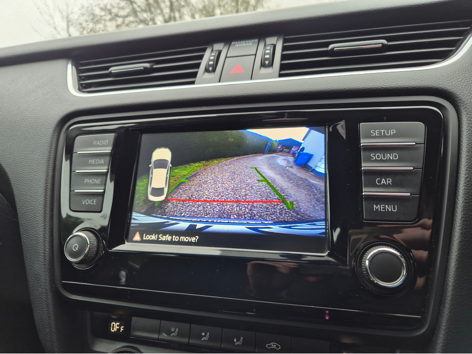 2017 Skoda Octavia - image 4