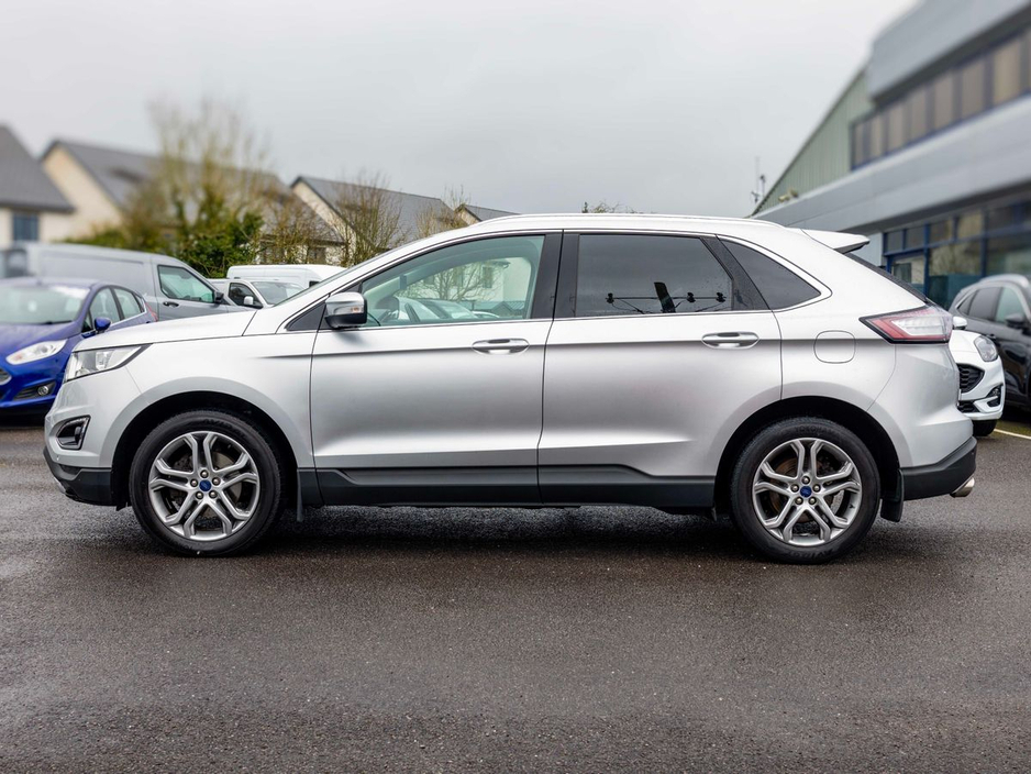 2017 Ford Edge - image 12
