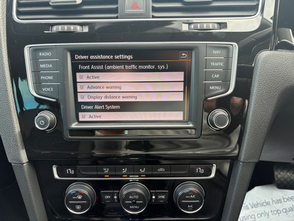 2016 Volkswagen Golf - image 17